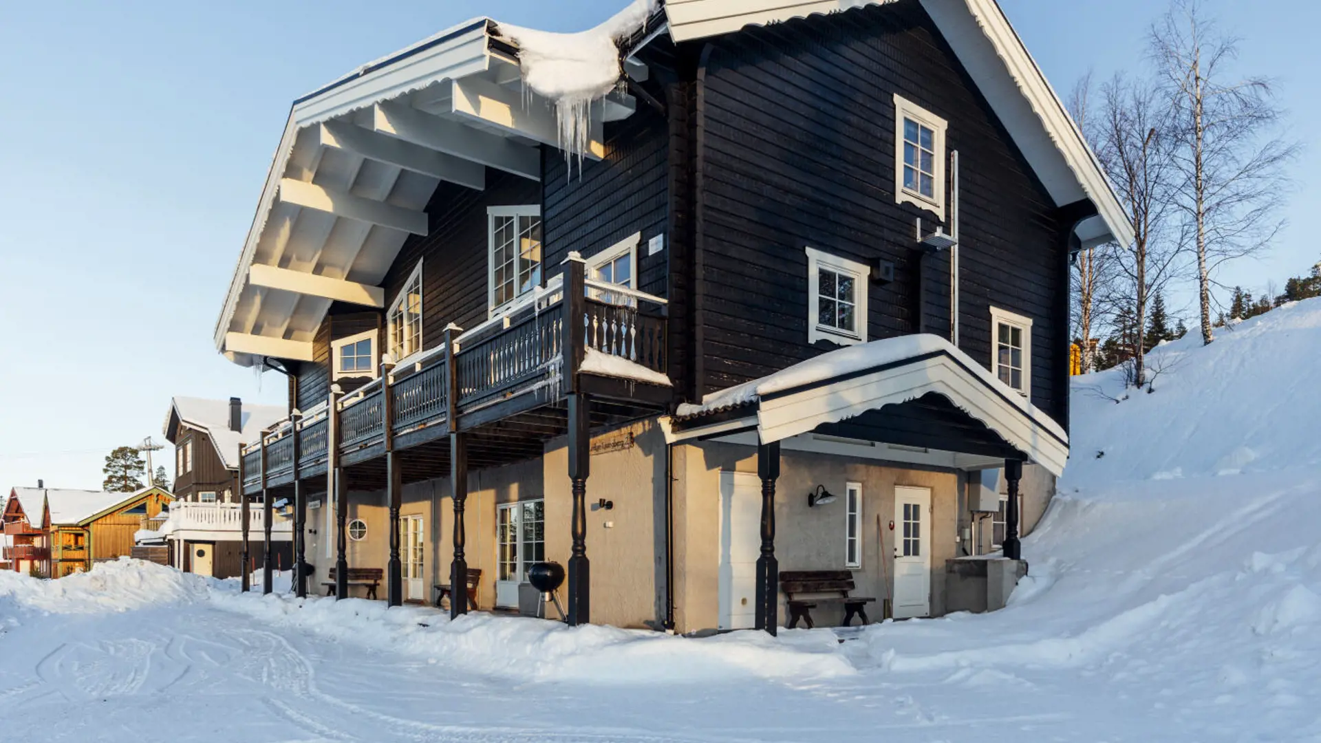 Lodge Ljungberg, Inga-Lills väg 2